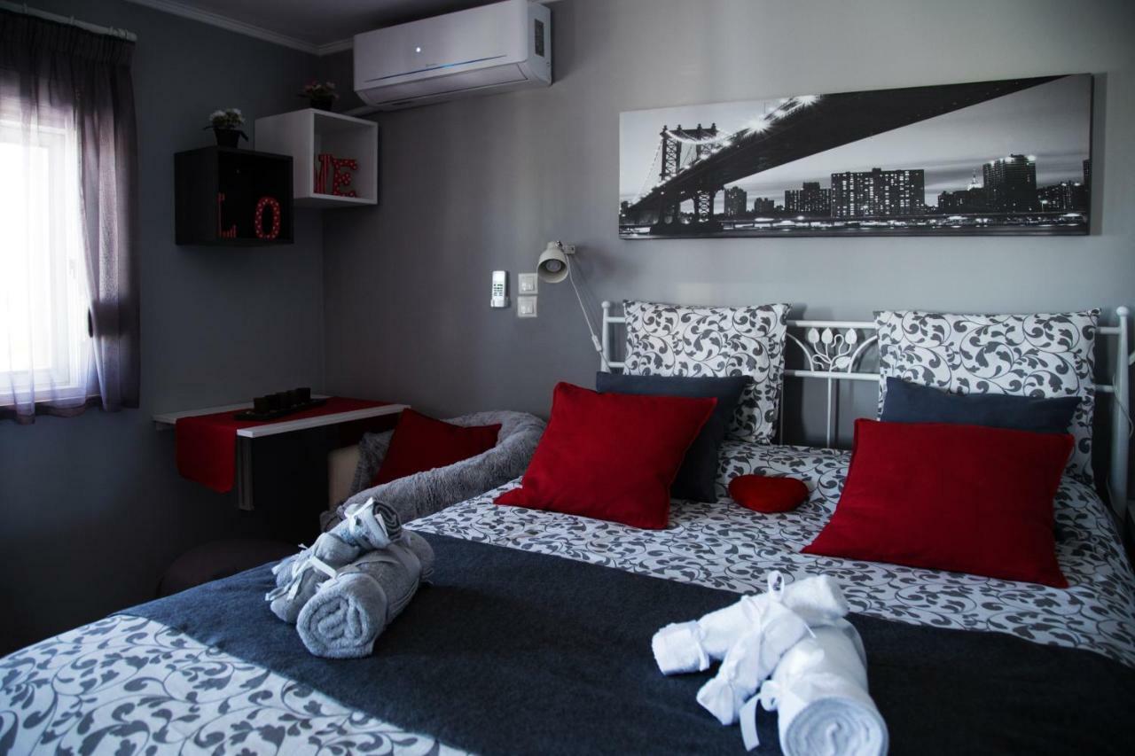'Romeo & Juliet' Cozy Apartment With Breathtaking View Атина Екстериор снимка