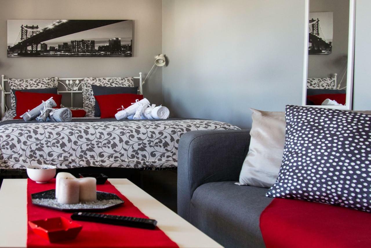 'Romeo & Juliet' Cozy Apartment With Breathtaking View Атина Екстериор снимка