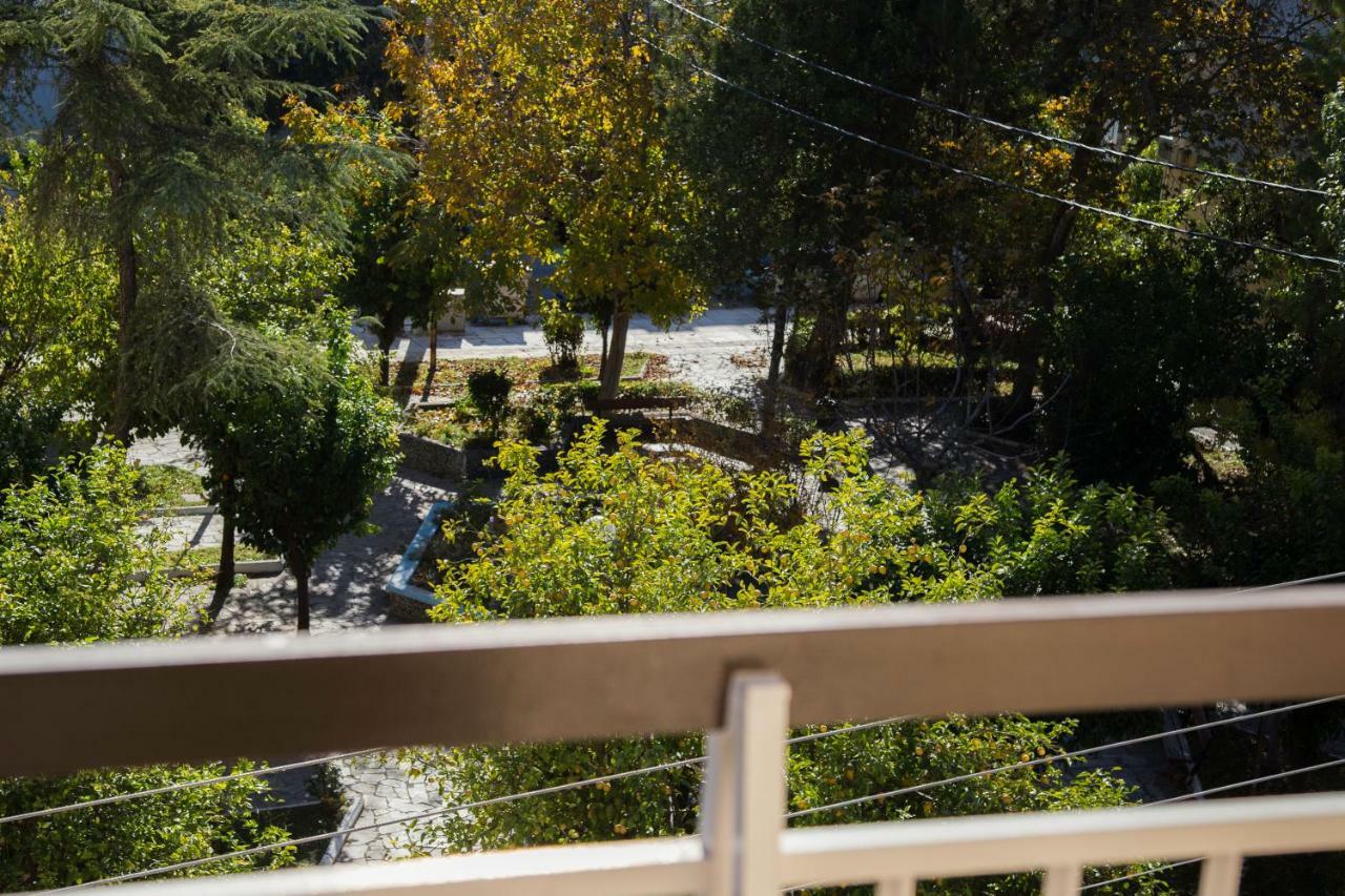 'Romeo & Juliet' Cozy Apartment With Breathtaking View Атина Екстериор снимка