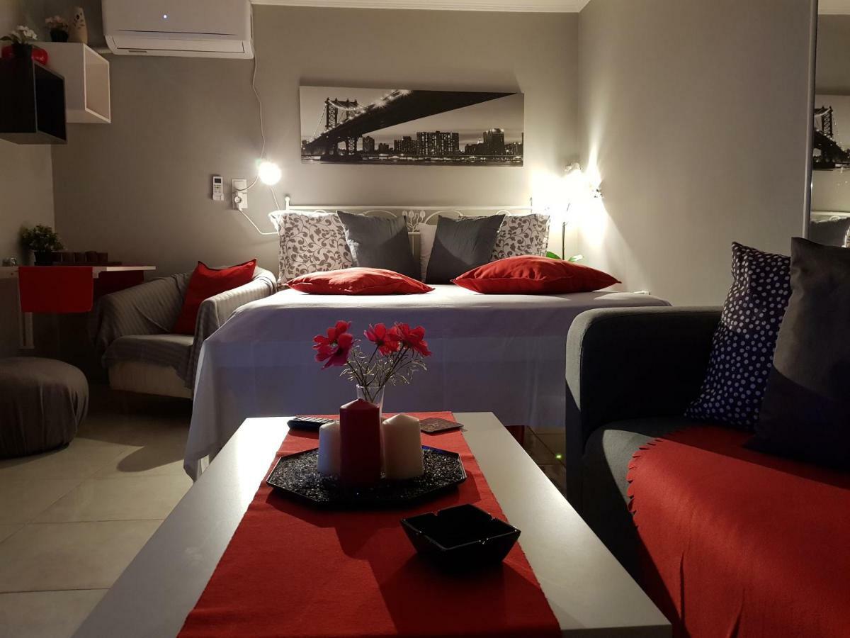 'Romeo & Juliet' Cozy Apartment With Breathtaking View Атина Екстериор снимка
