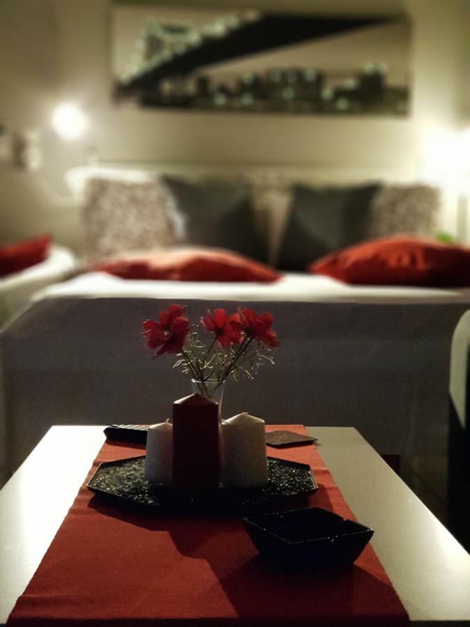 'Romeo & Juliet' Cozy Apartment With Breathtaking View Атина Екстериор снимка